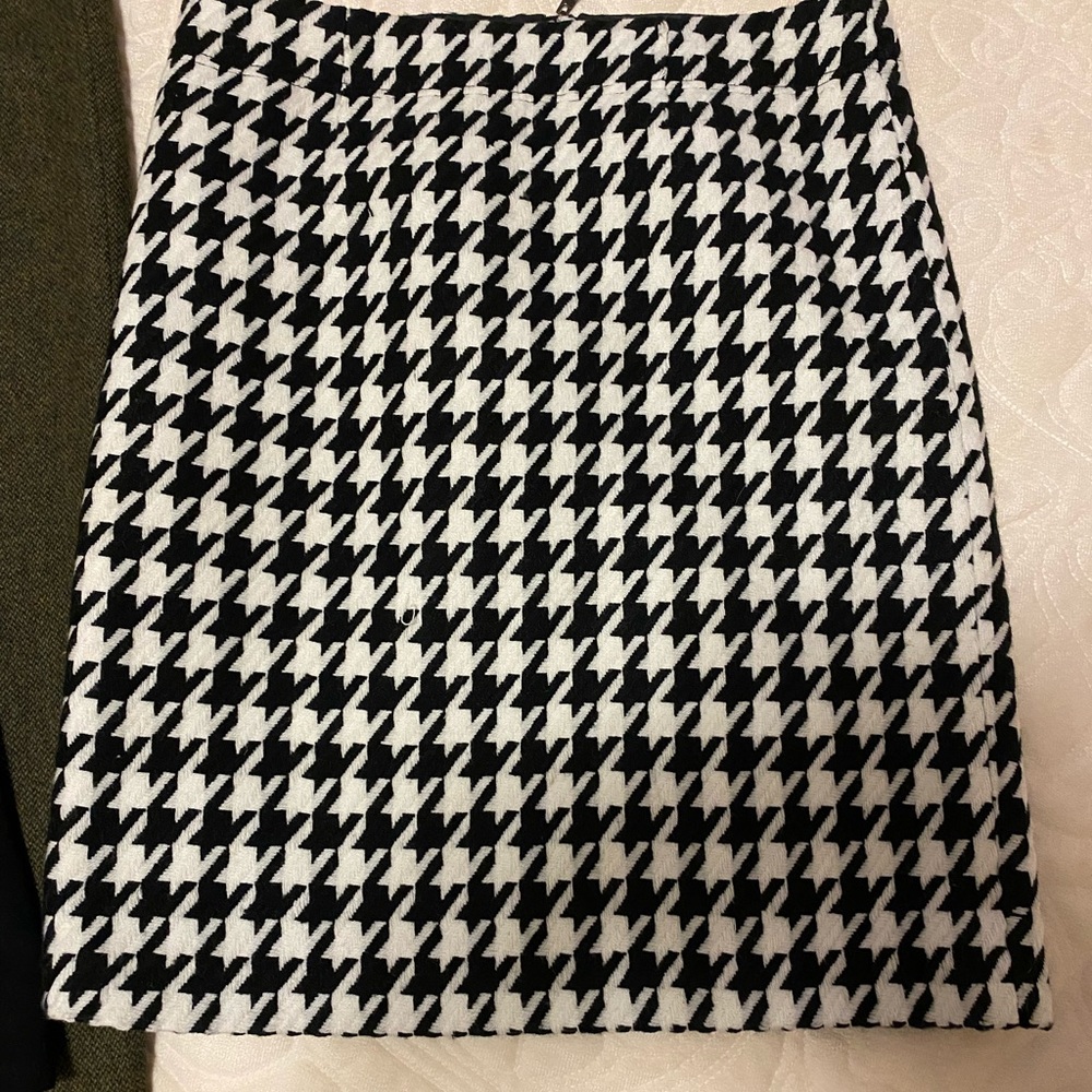 Black and white checkered pencil skirt, wool blend. Always in style